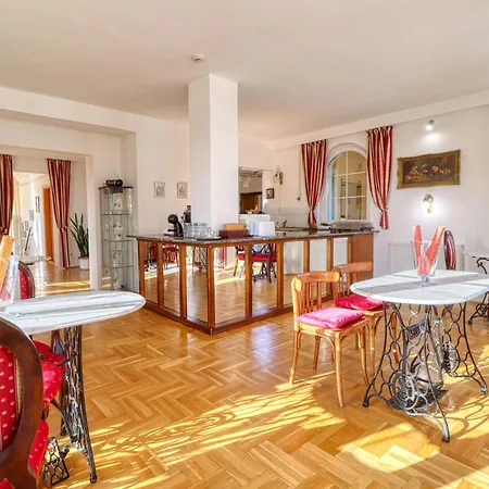 Panorama Bed & Breakfast *